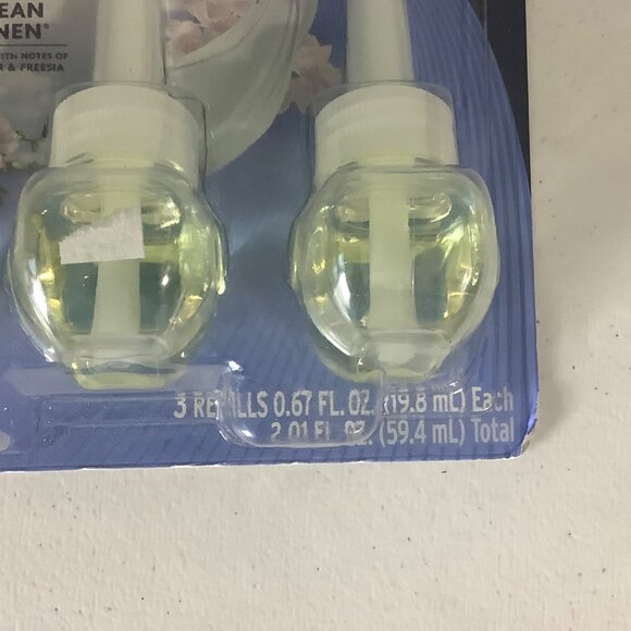 Glade PlugIns Clean Linen Scented Oil Refills 0.67 Fl. Oz Each 3 Pack NEW - Picture 4 of 6